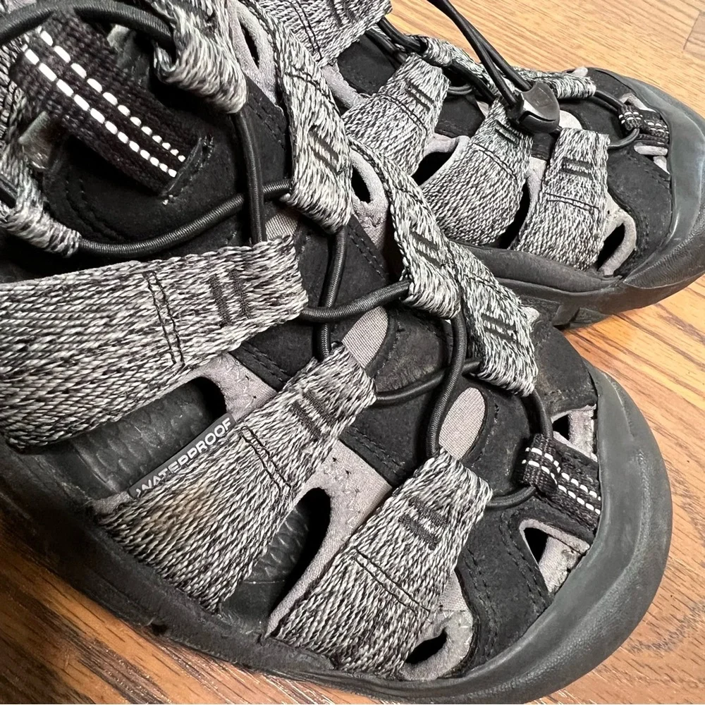 Keen Men's Newport H2 water sandals size 12